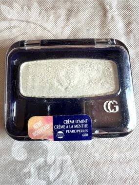 CoverGirl Crème D'Mint Pearl Eyeshadow - Mint (680)